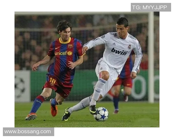 37岁足球明星的巅峰对比与职业生涯成就分析