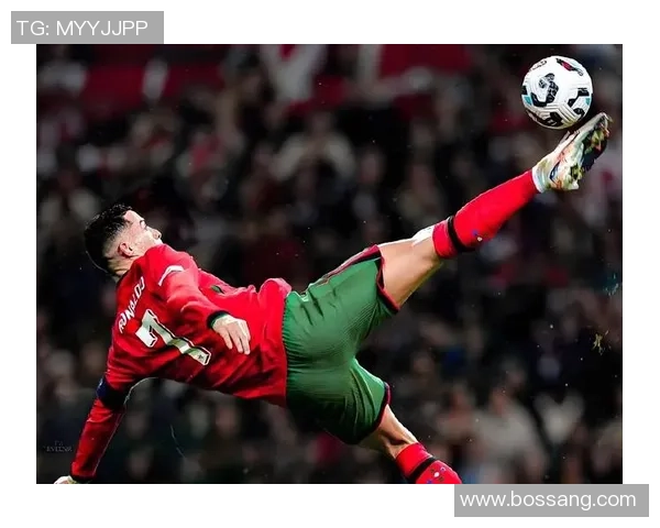 82号球衣背后的传奇故事与足球明星的辉煌历程 82号球衣背后的传奇故事与足球明星的辉煌历程