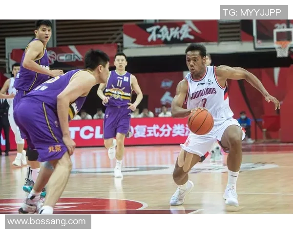 篮球盛宴:深入解析广州篮球队的比赛节奏与战术风格 篮球盛宴:深入解析广州篮球队的比赛节奏与战术风格