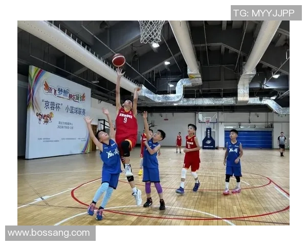 成都篮球队在邀请赛中的默契配合与战术执行分析 成都篮球队在邀请赛中的默契配合与战术执行分析